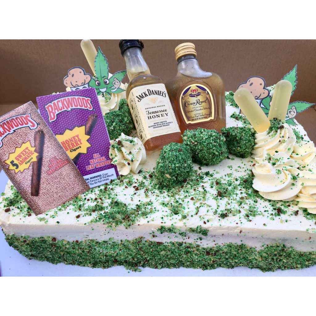 Cakes Decorated with Marijuana 2