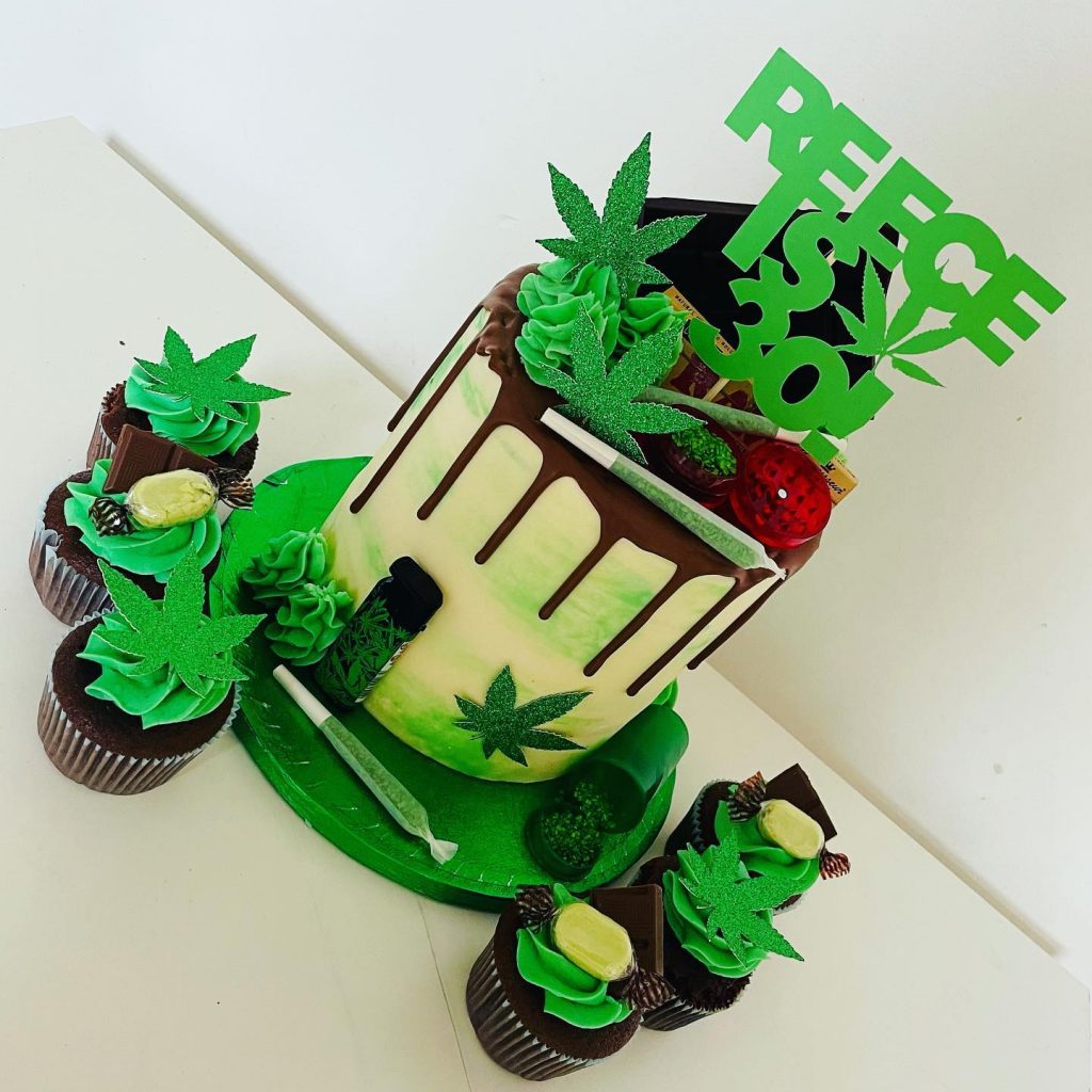 Marijuana Cake Topper