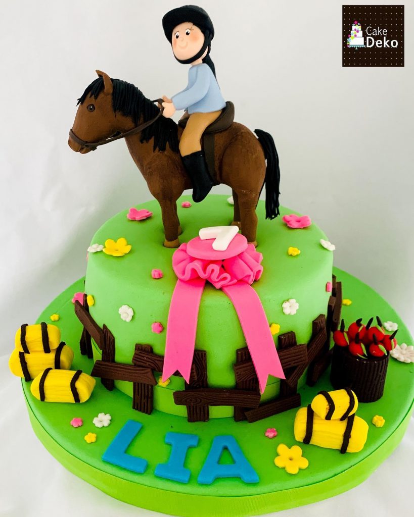 Racing Horse Cakes 2