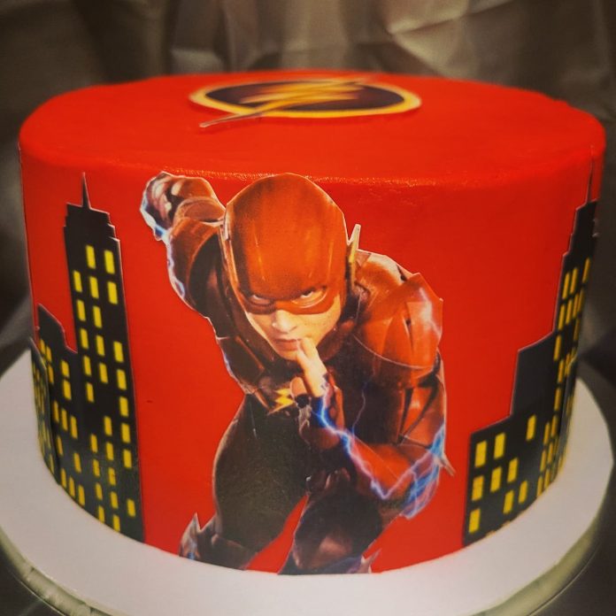 [New] 12 Flash Cake Designs, Ideas, Toppers, Decorations in 2024
