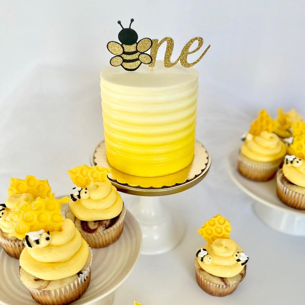 bee designed birthday cake