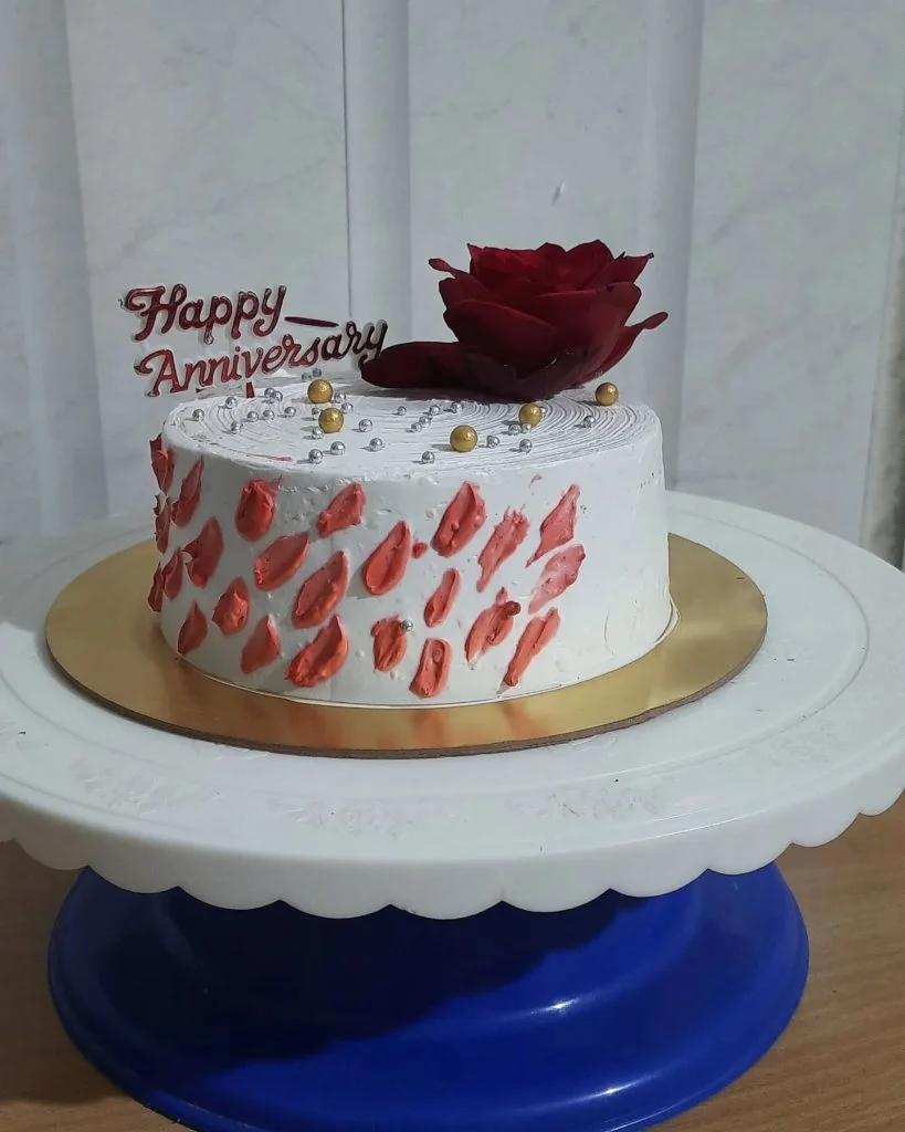 red velvet cakes for anniversary