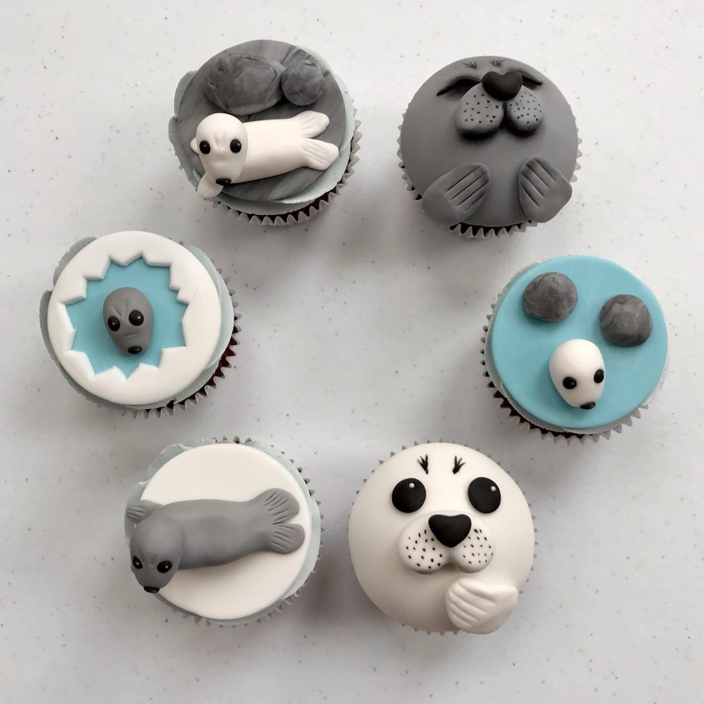 seal cupcakes