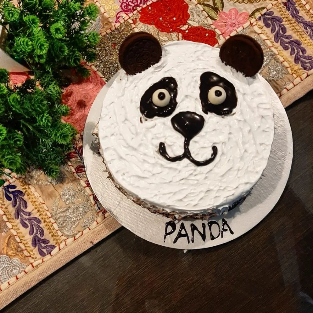 simple panda cakes