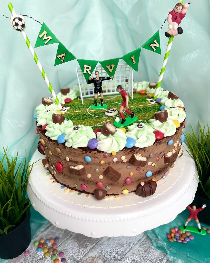 soccer field cake.2
