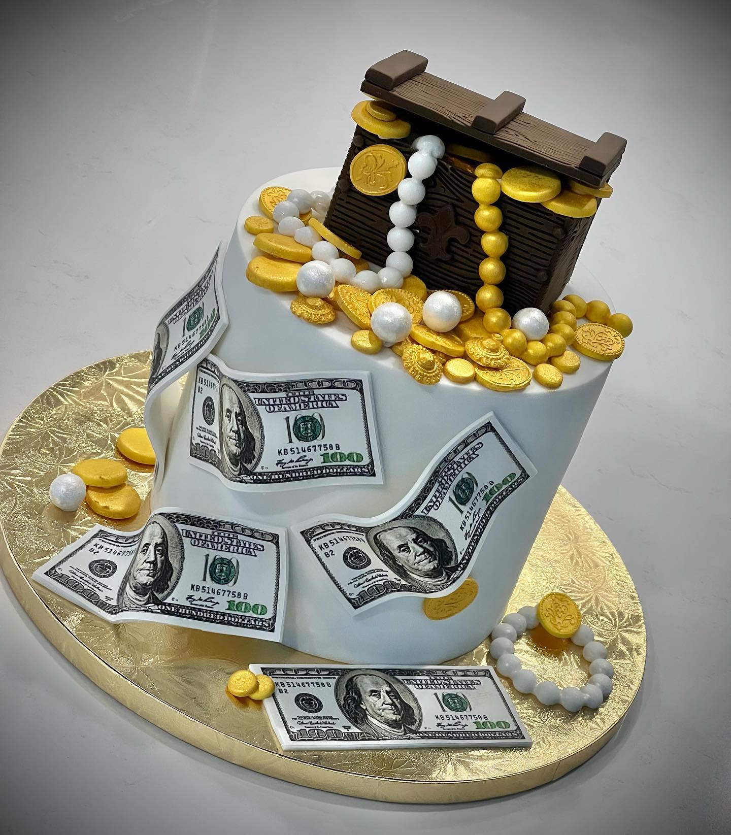 [New] 14 Treasure Cake Design Ideas, Toppers, Images in 2024