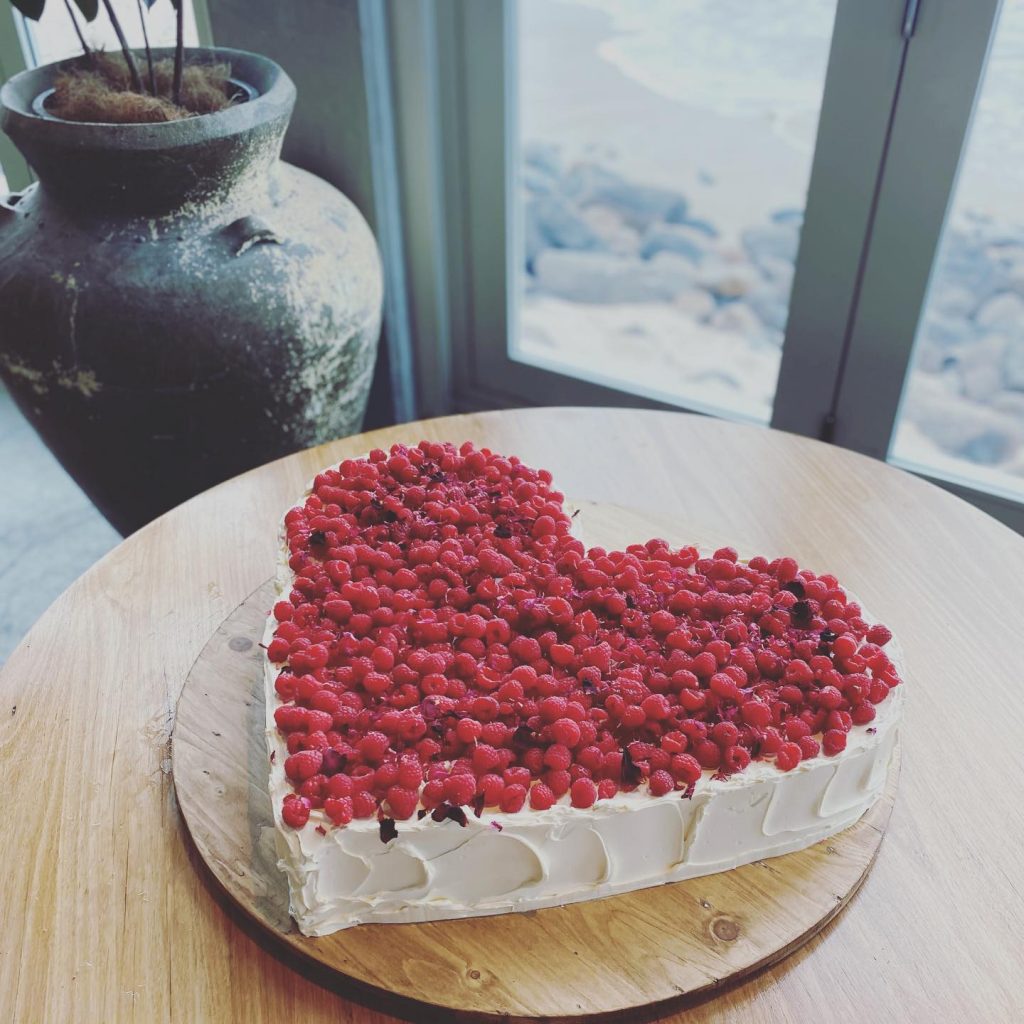 Love Heart Cake Design 2