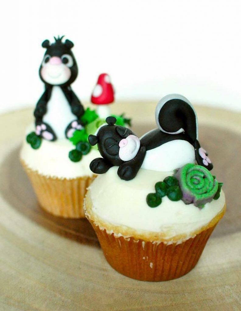 Skunk Cupcake Designs