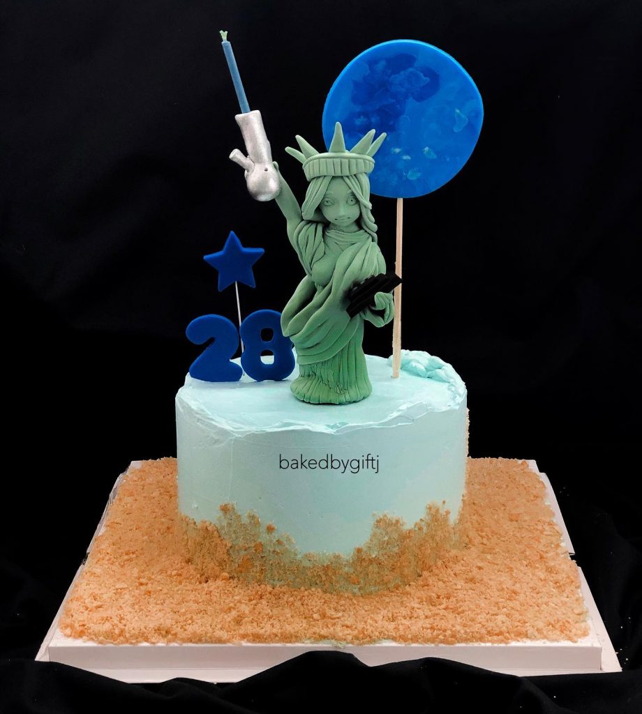 Statue of Liberty Cake Pops 2