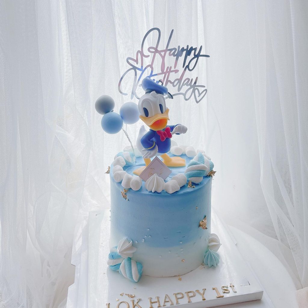 Donald Duck Cake Design For Birthdays1