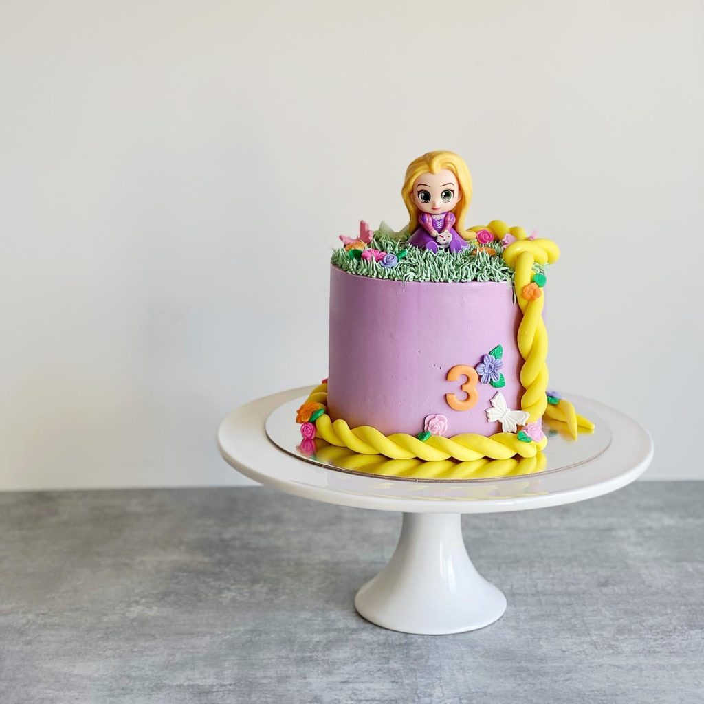 Tangled Mini Cake Designs2