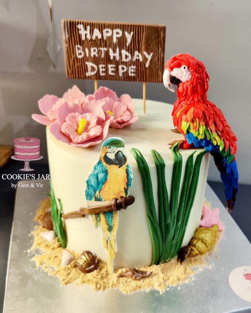 Fondant Parrot Cakes 2