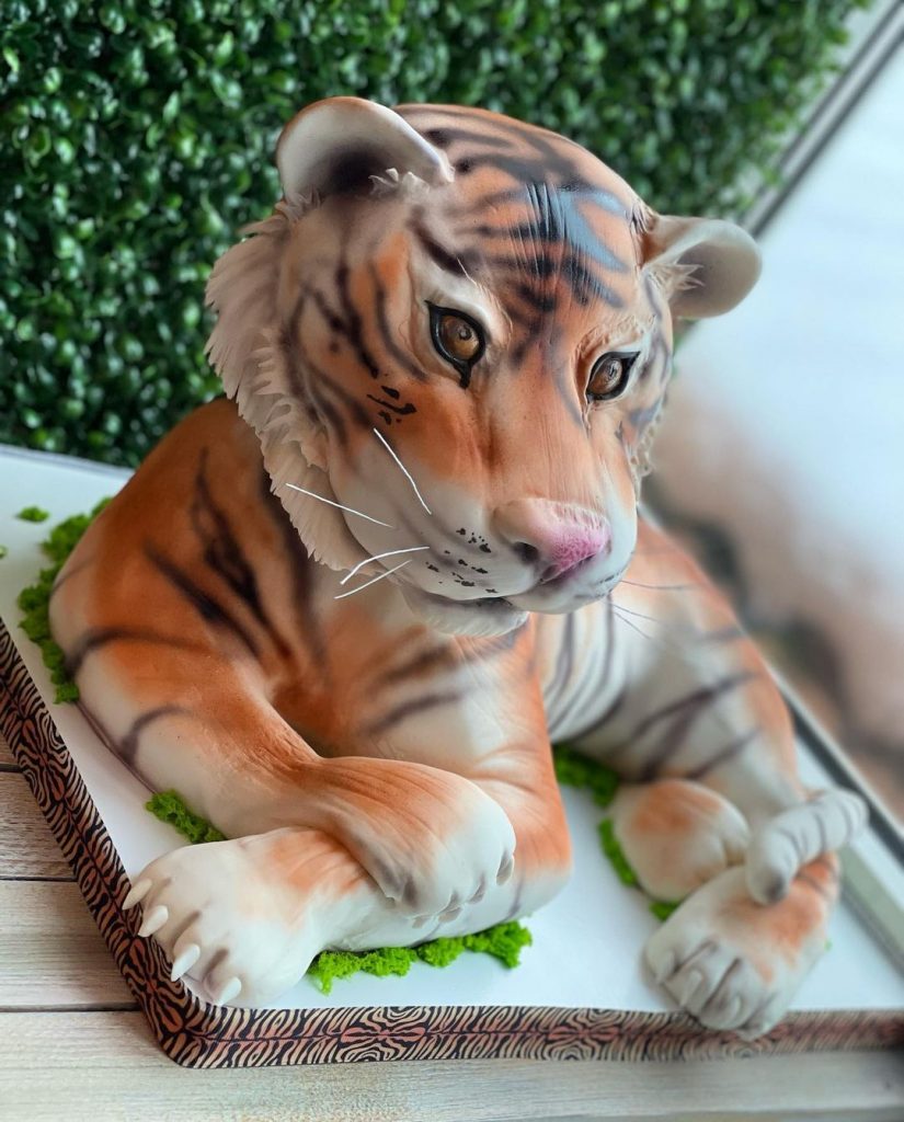 Realistic Tiger cake