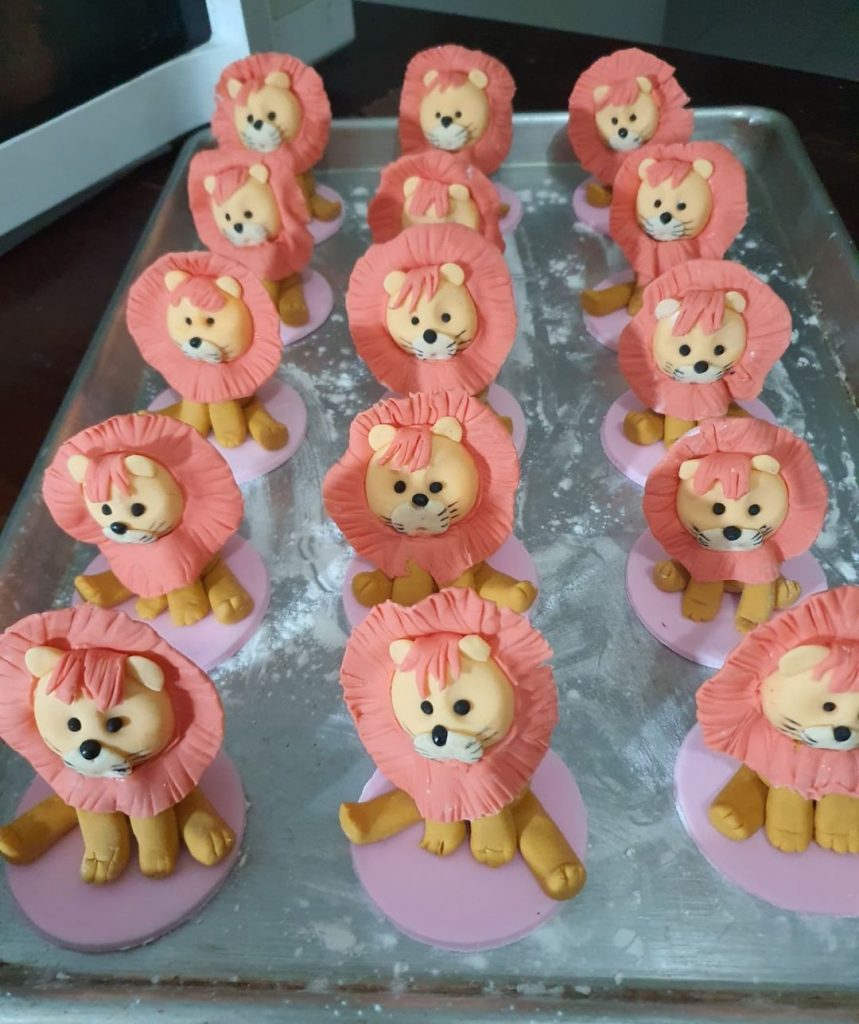 lion cupcakes 2