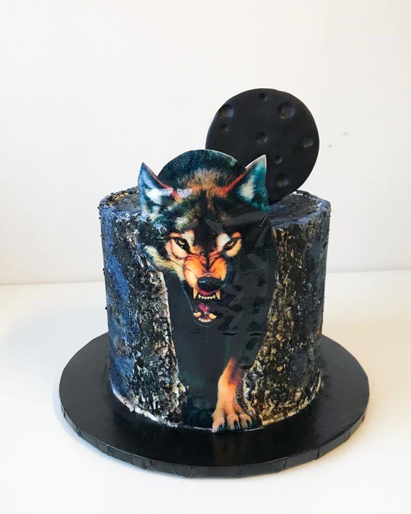 realistic wolf cakes