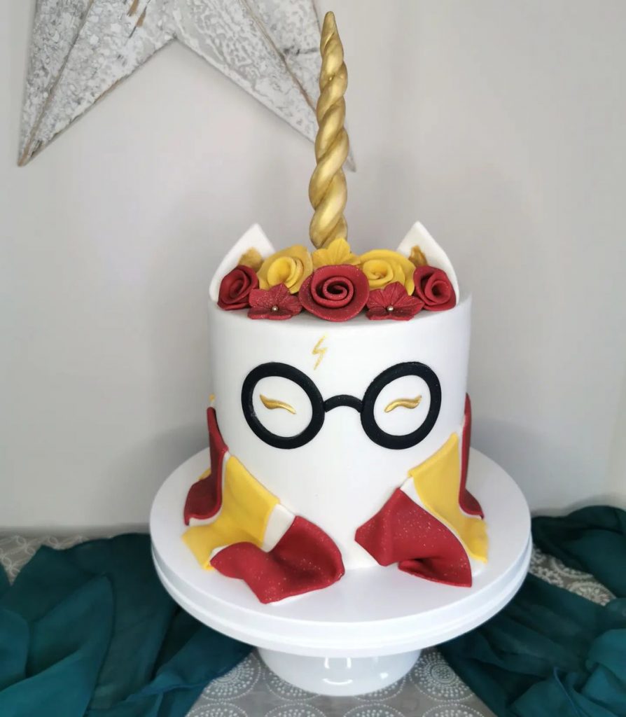 Gryffindor Cake Design