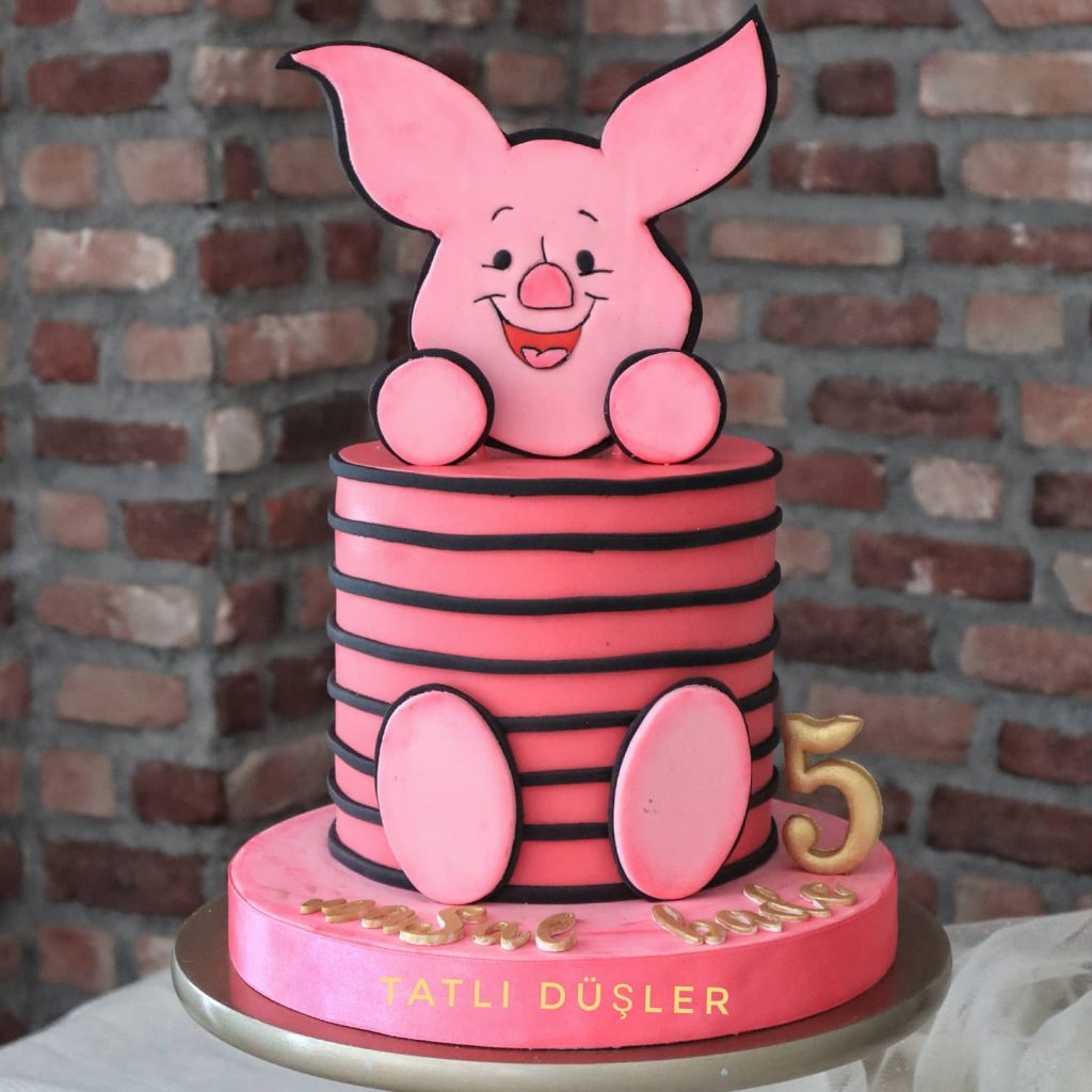 Easy Piglet Cake Design