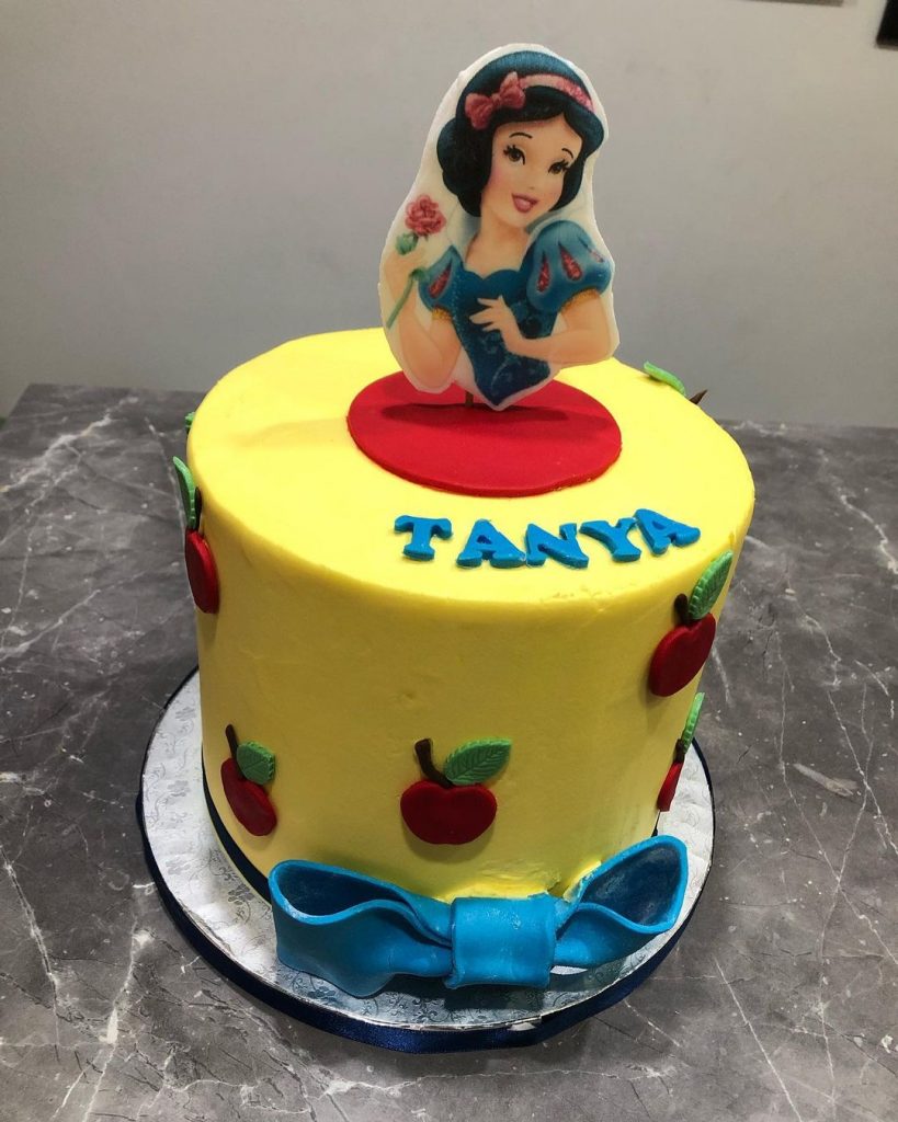 Snow White Fondant Cake Design 2