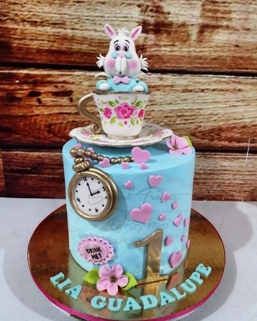Alice in the Wonderland Birthday Cakes