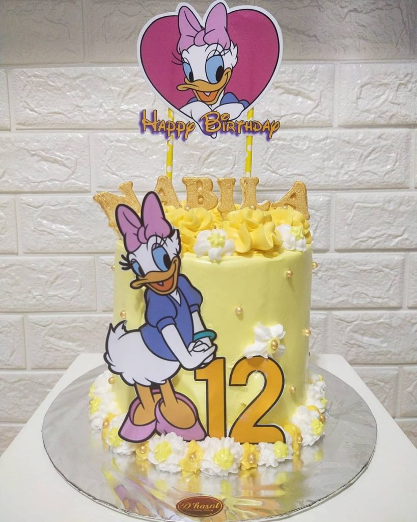 Daisy Duck Birthday Cake 2