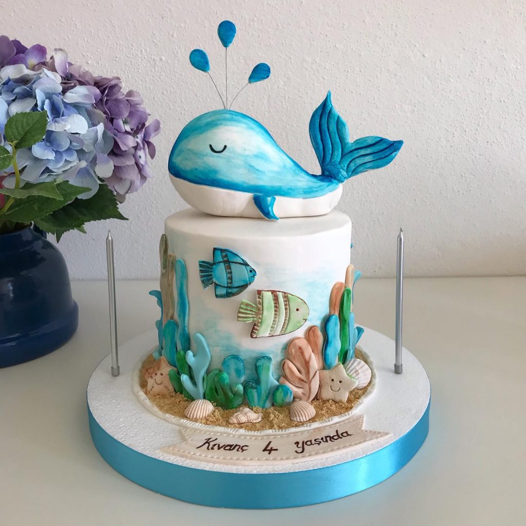 Blue whale Cake Images 2