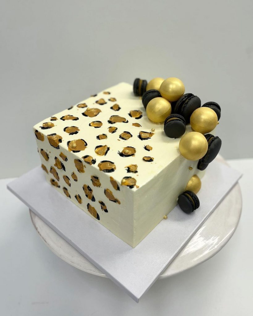 Cheetah Cake Topper