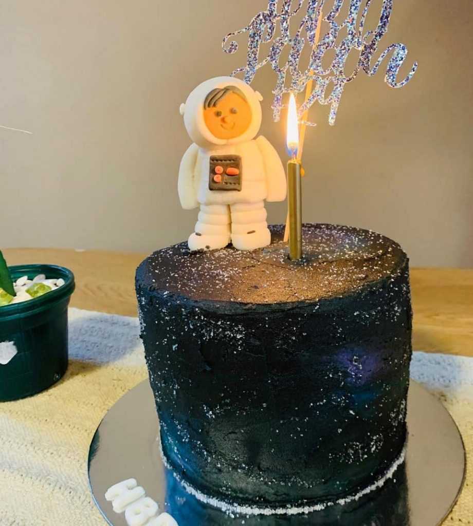 Interstellar Birthday Cake Ideas 2