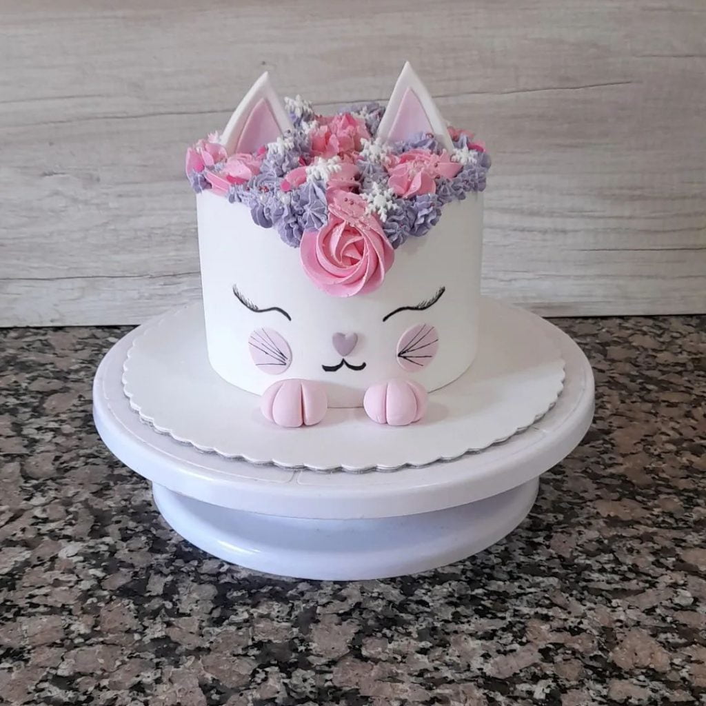 Cute Kitten Cake Design
